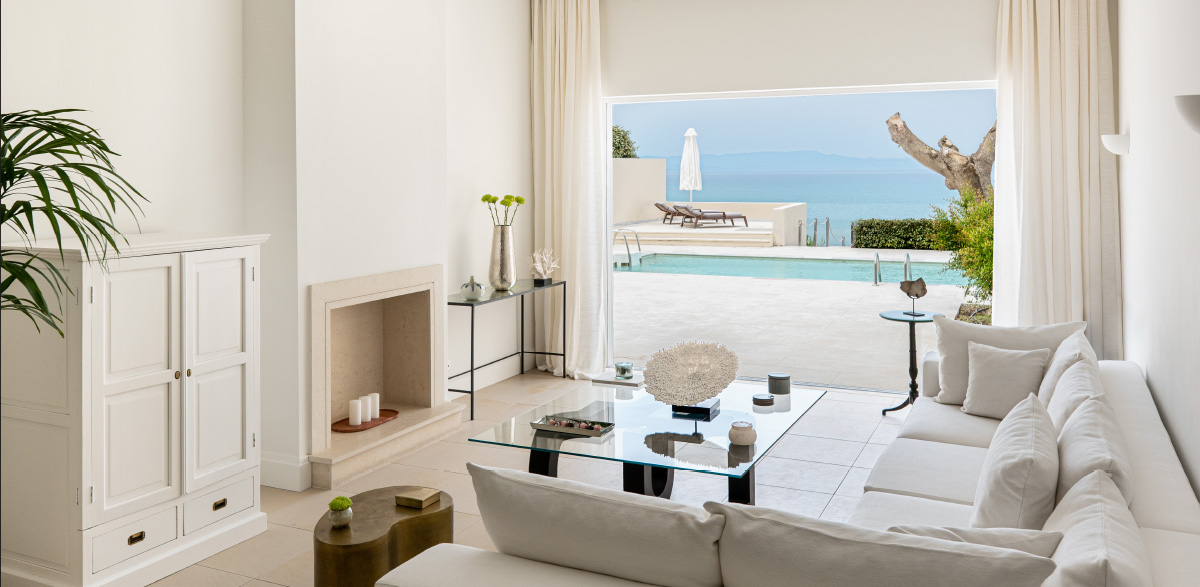 20-grand-sunset-residence-living-room-luxury-accommodation-mandola-rosa
